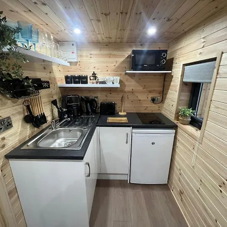 Fiadh Rua - With Private Outdoor Hottub Pet Friendly * Kinlough