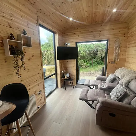 Fiadh Rua - With Private Outdoor Hottub Pet Friendly * Kinlough